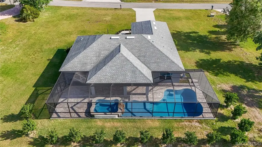 594 E Hartford Street, Hernando, FL 34442 - #2
