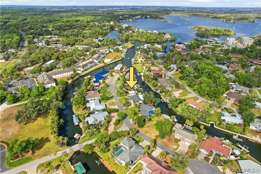 9235 W Harbor Isle Court, Crystal River, FL 34429 - #2