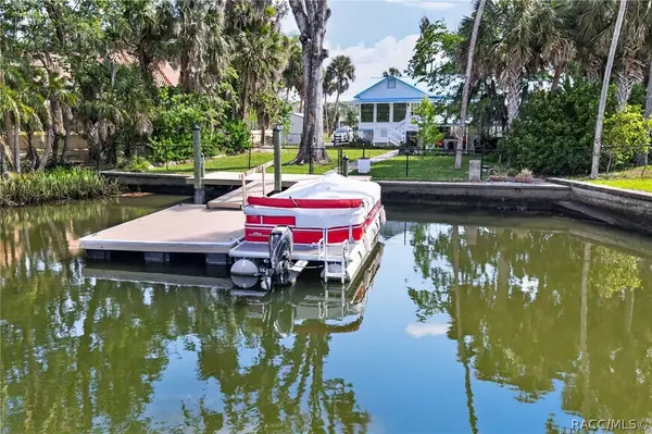 1174 SE Kings Bay Drive, Crystal River, FL 34429