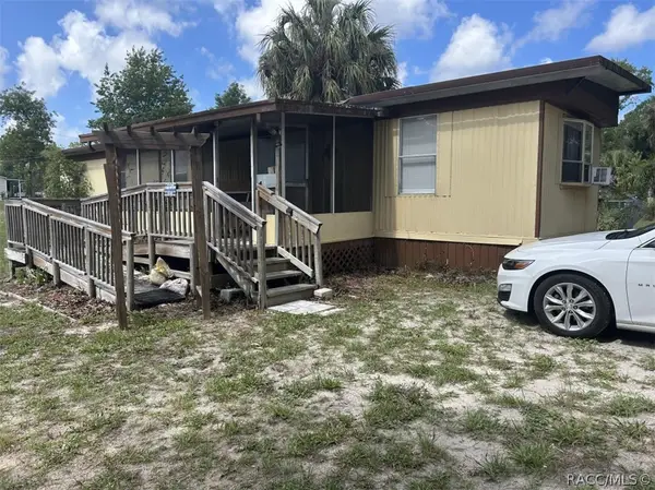 3320 N Holiday Drive, Crystal River, FL 34428