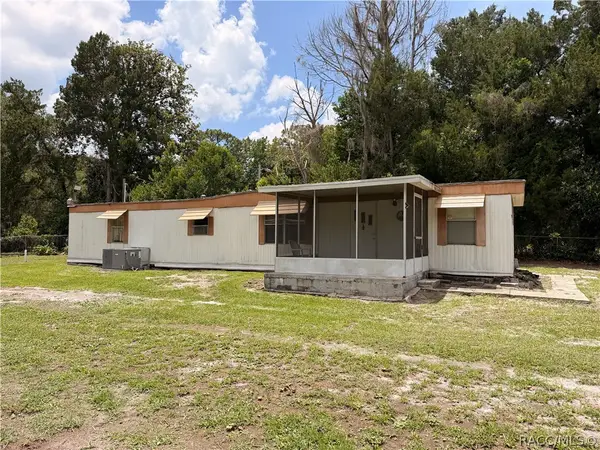 8582 W Admiral Byrd Lane, Crystal River, FL 34429