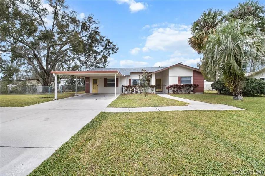 512 SE Paradise Point Road, Crystal River, FL 34429 - #3