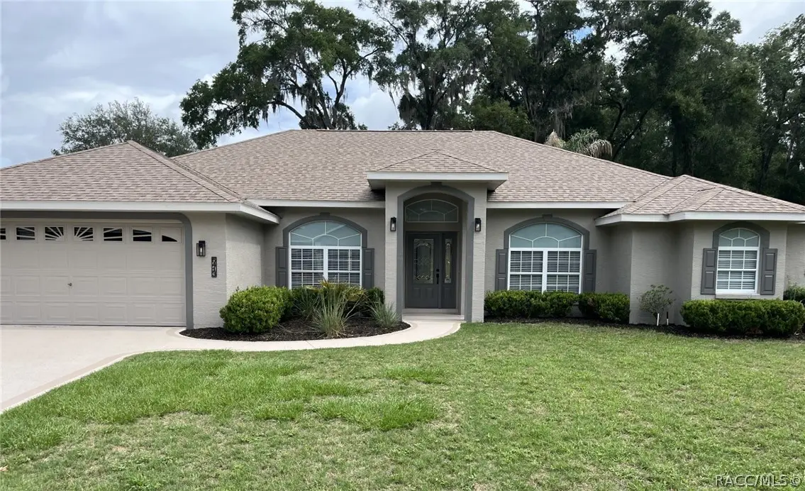 5413 SE 107th Street, Belleview, FL 34420 - #1