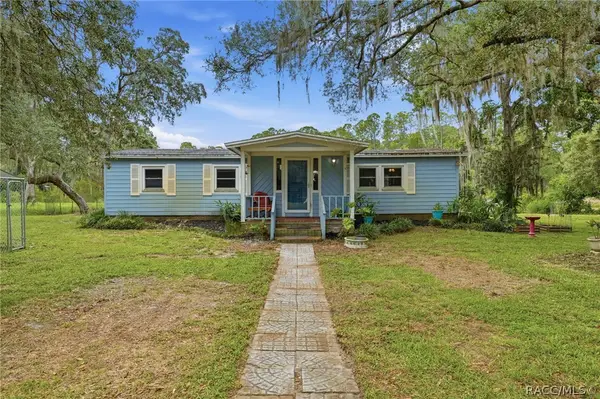 9380 N Cedar Cove Road, Dunnellon, FL 34434