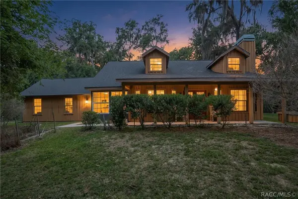 9615 E Oak Court, Floral City, FL 34436