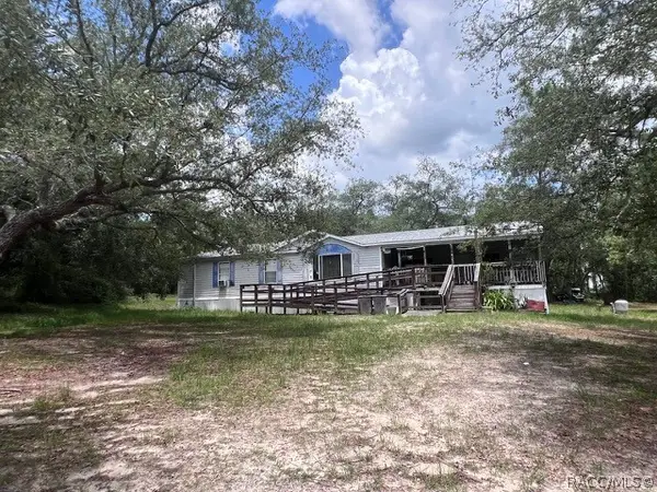 5693 S Oldfield Avenue, Homosassa, FL 34446