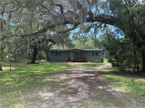 8668 N Elmtree Avenue, Crystal River, FL 34428