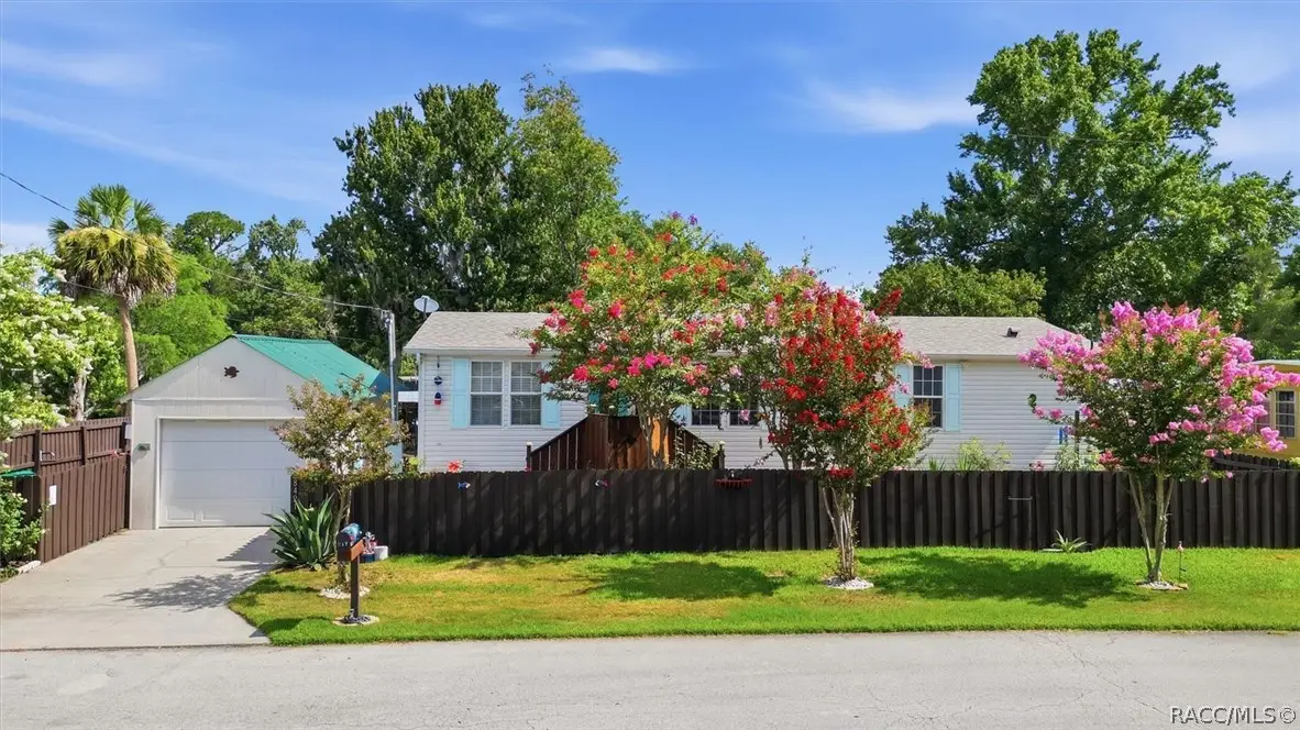 8421 W Scott Court, Homosassa, FL 34448 - #1