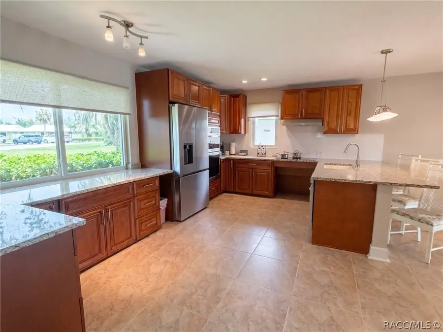 11402 W Bayshore Drive, Crystal River, FL 34429 - #2