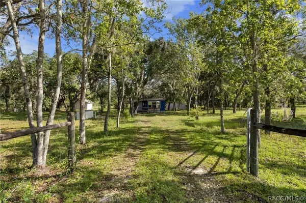 1261 W Caracas Lane, Lecanto, FL 34461