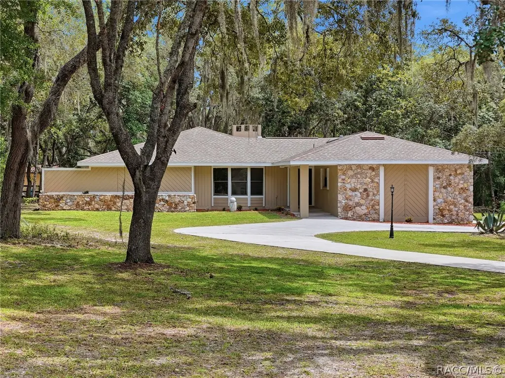 162 W Massachusetts Avenue, Hernando, FL 34442 - #1