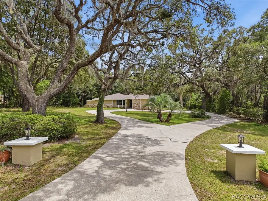 162 W Massachusetts Avenue, Hernando, FL 34442 - #2