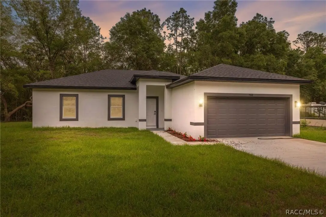 732 W Macroy Place, Dunnellon, FL 34434 - #1