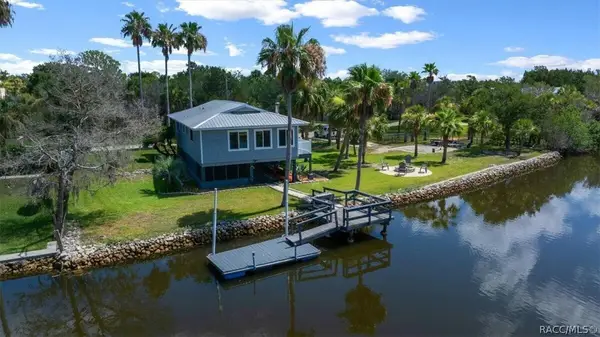 12046 W Gulf Breeze Court, Crystal River, FL 34429