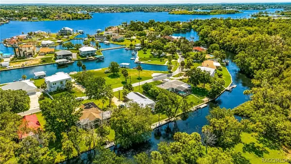 2178 N Watersedge Drive, Crystal River, FL 34429