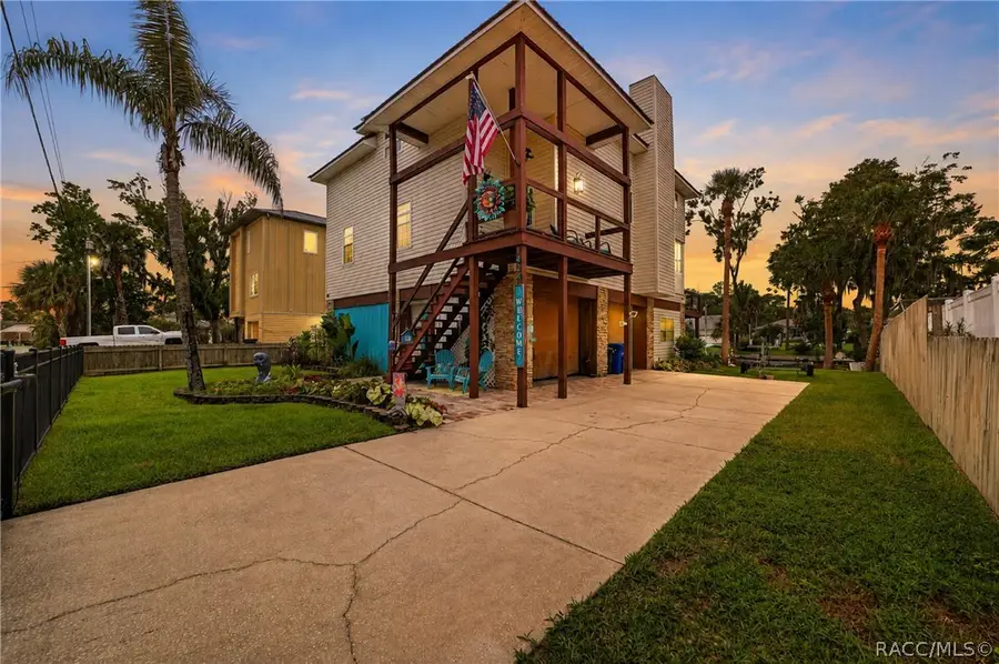 1424 SE 5th Avenue, Crystal River, FL 34429 - #2