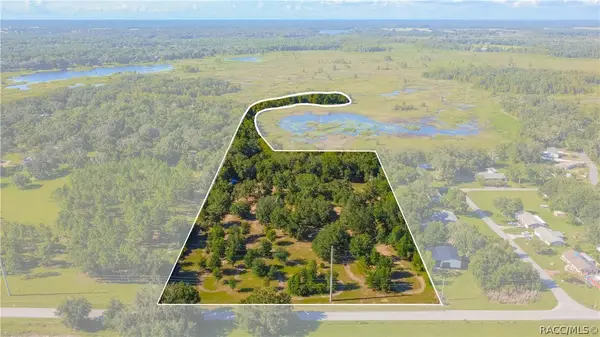 8929 E Floral Park Drive, Floral City, FL 34436