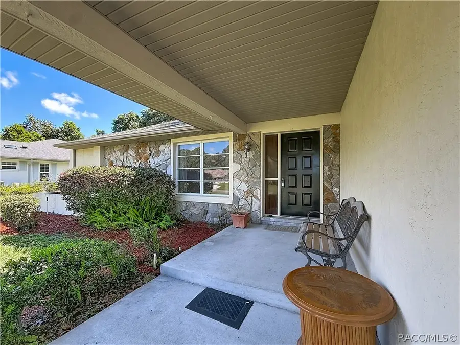 255 Pine Street, Homosassa, FL 34446 - #2