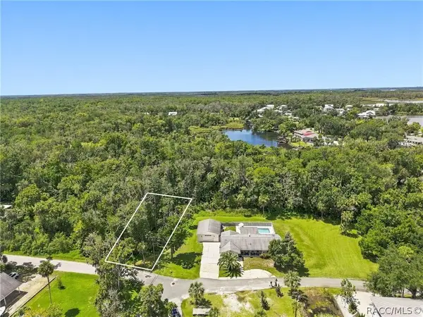 990 N Appalachian Terrace, Crystal River, FL 34429