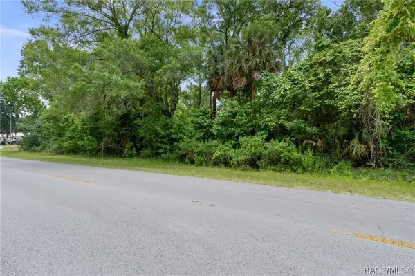 8470 W Bradshaw Street, Homosassa, FL 34448