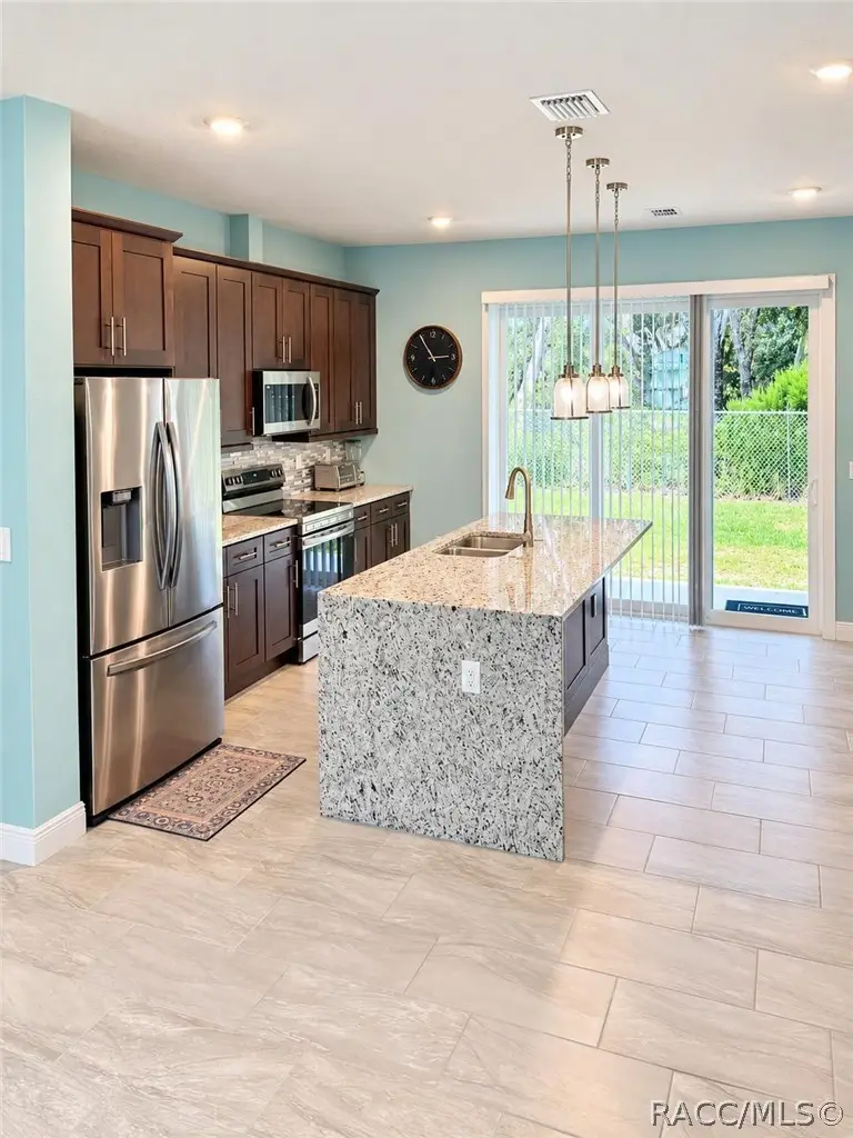2118 W Hampshire Boulevard, Citrus Springs, FL 34434 - #3