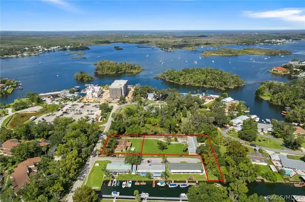 149 & 151 SE Paradise Point Road, Crystal River, FL 34429