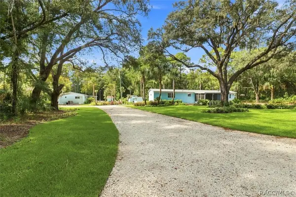 8011 W Fern Place, Homosassa, FL 34448