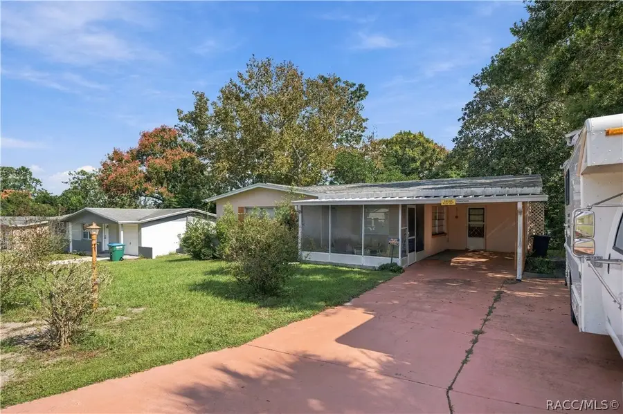 19 S Columbus Street, Beverly Hills, FL 34465 - #3