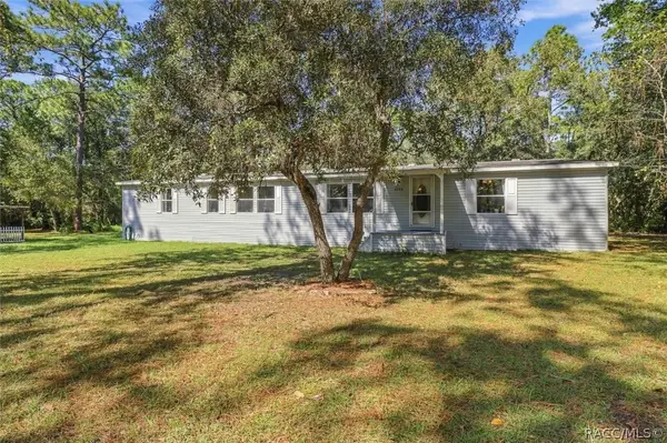 5739 W Holiday Street, Homosassa, FL 34446