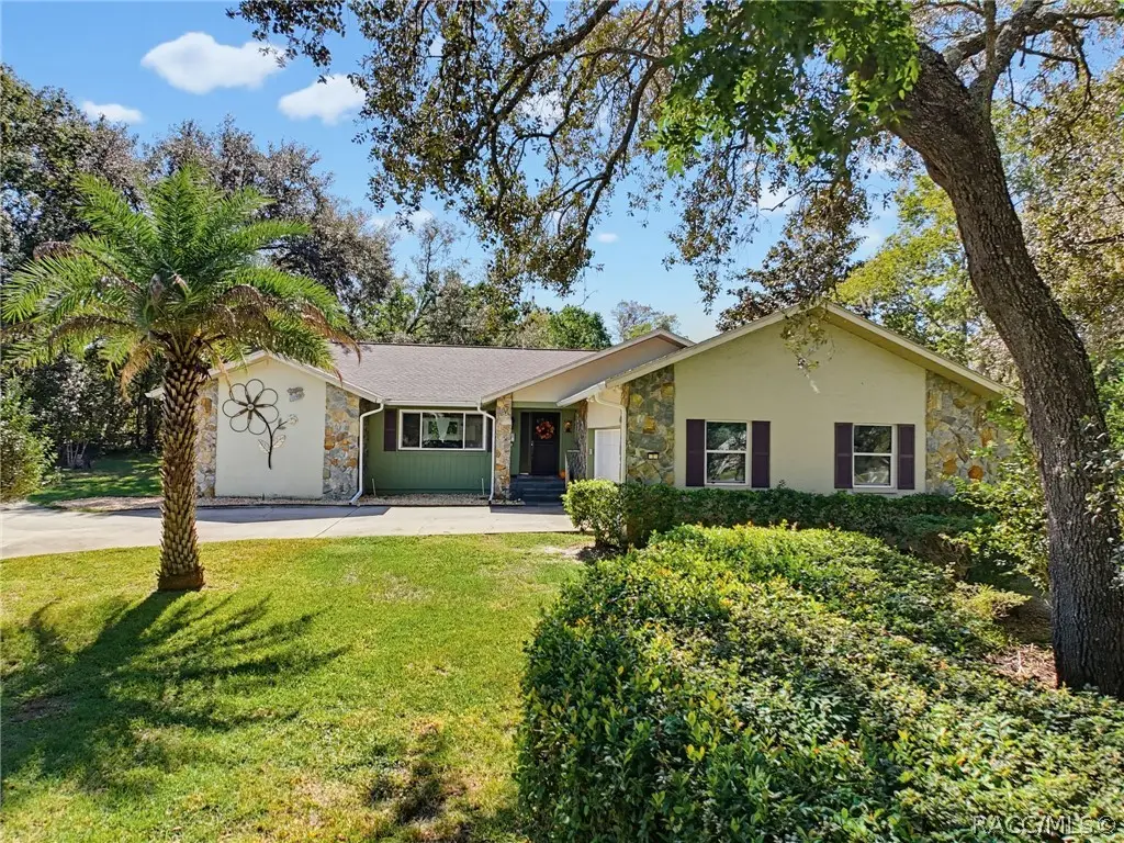 3 Village Center Drive, Homosassa, FL 34446 - #1
