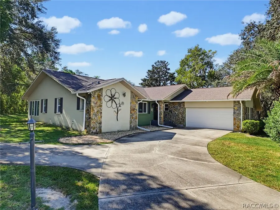 3 Village Center Drive, Homosassa, FL 34446 - #3