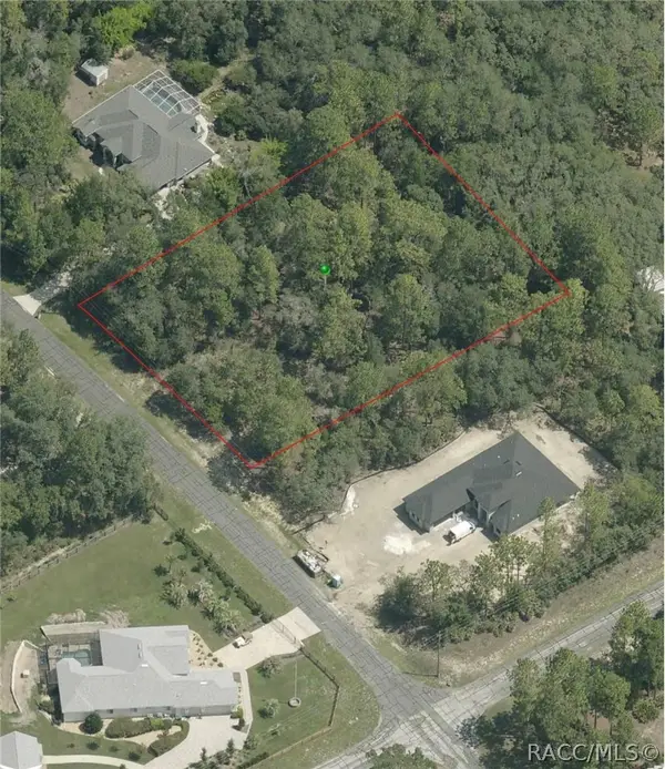 5693 N Lamp Post Drive, Beverly Hills, FL 34465