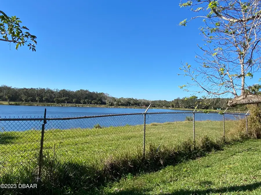 910 Lake Avenue, Edgewater, FL 32132 - #3