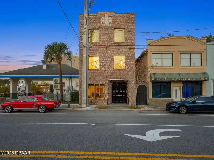 307 S Palmetto Avenue, Daytona Beach, FL 32114 - #3