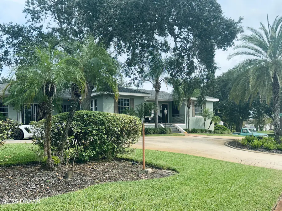 1608 N Halifax Avenue, Daytona Beach, FL 32118 - Image #2