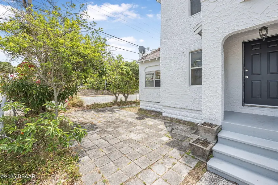 216 Earl Street, Daytona Beach, FL 32118 - #2