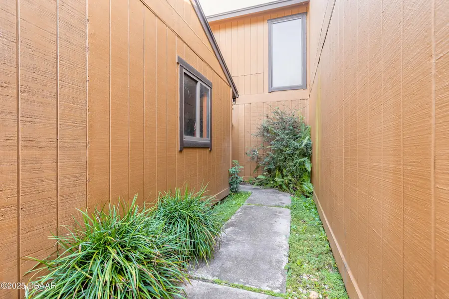 120 Lakewood Village Circle, Daytona Beach, FL 32119 - Image #3