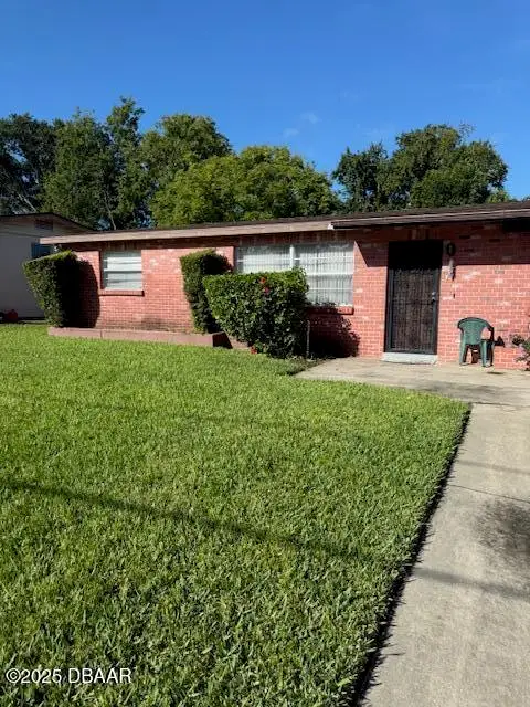 744 Essex Road, Daytona Beach, FL 32114