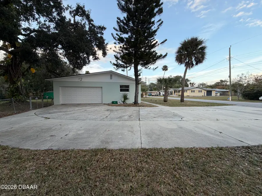 312 Hopkins Avenue, Holly Hill, FL 32117 - Image #3