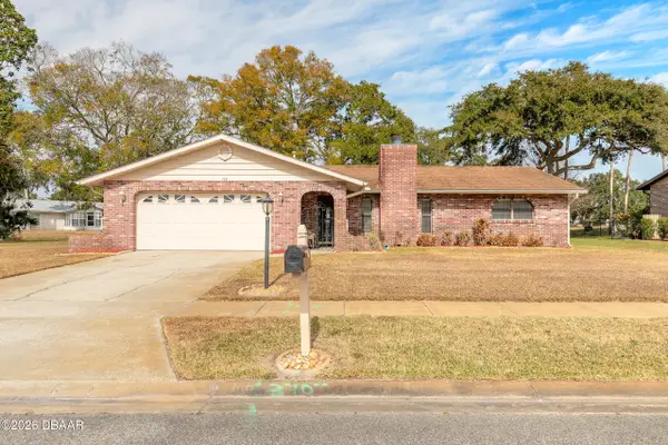 100 Kings Point Court, Daytona Beach, FL 32119