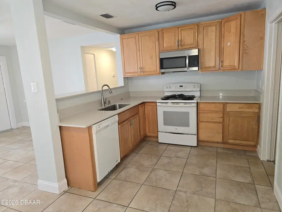 925 School Street, Daytona Beach, FL 32114 - #2