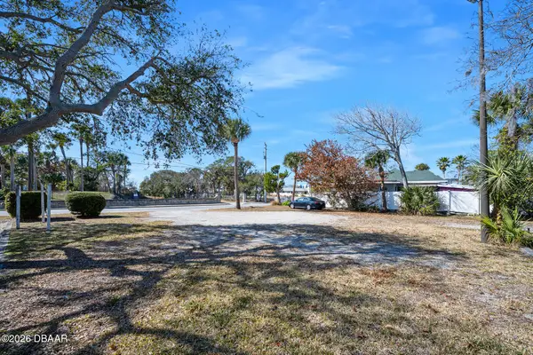 37 S Halifax Avenue, Daytona Beach, FL 32118