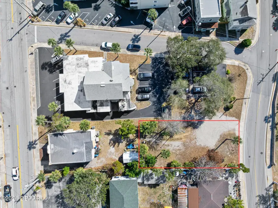37 S Halifax Avenue, Daytona Beach, FL 32118 - #3