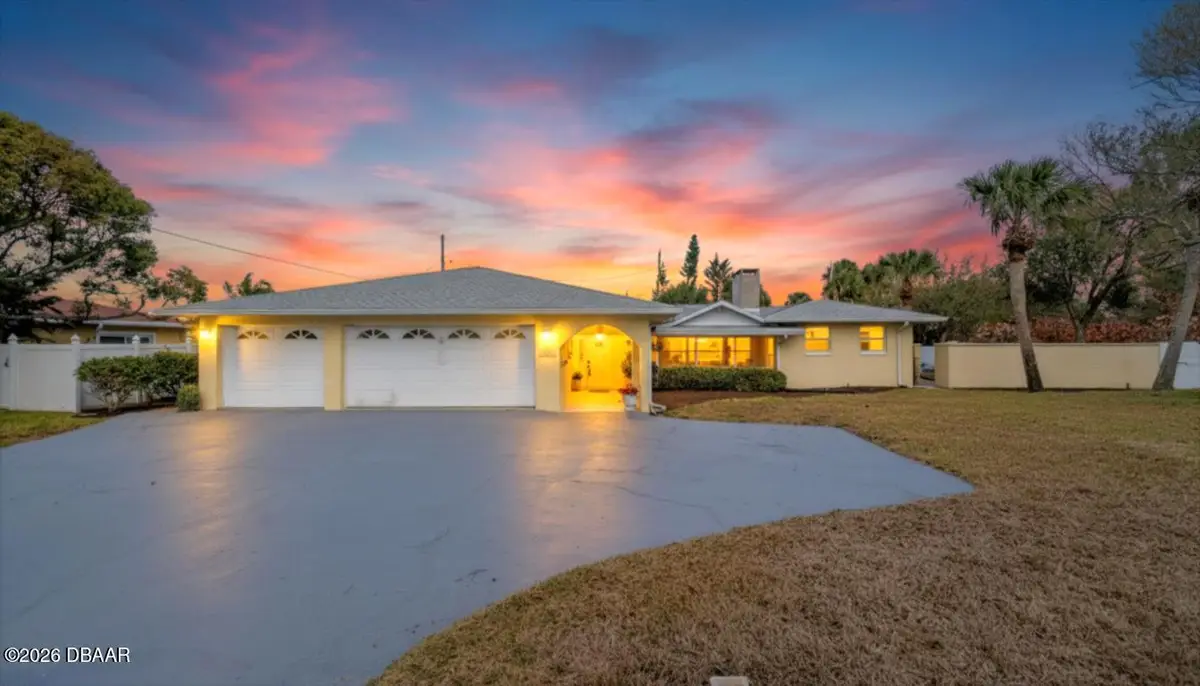 1124 N Halifax Avenue, Daytona Beach, FL 32118 - #1