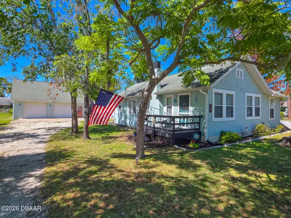 121 E Palm Way, Edgewater, FL 32132