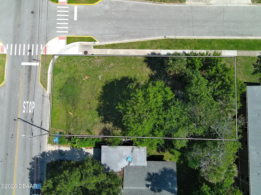 464 S Caroline Street, Daytona Beach, FL 32114 - #3