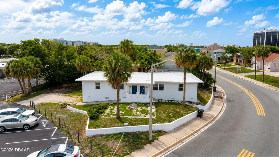 419 N Peninsula Drive, Daytona Beach, FL 32118 - #2