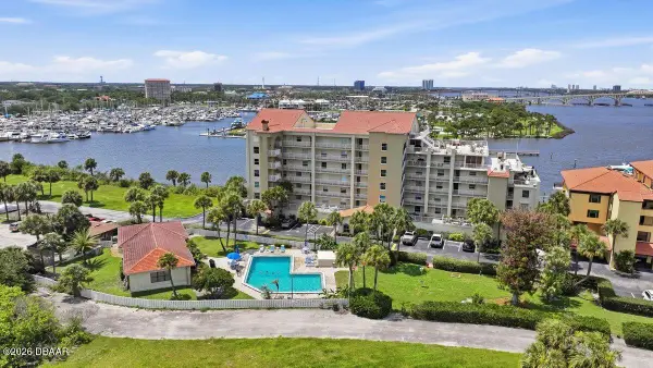 552 Marina Point Drive, Daytona Beach, FL 32114