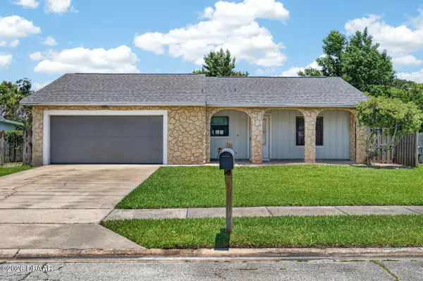 7 Lakeview Circle, Ormond Beach, FL 32174