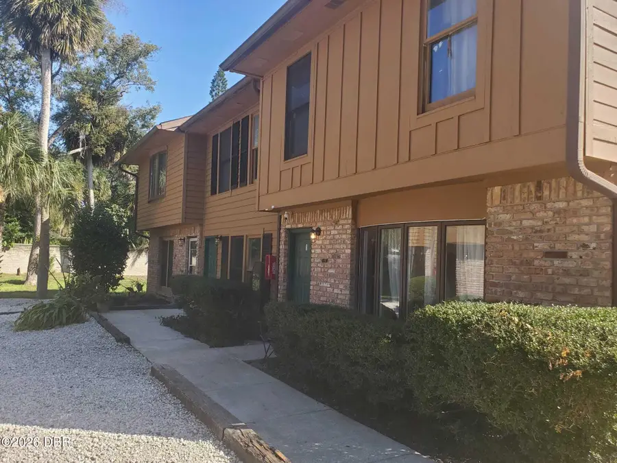 814 N Halifax Avenue, Daytona Beach, FL 32118 - #3